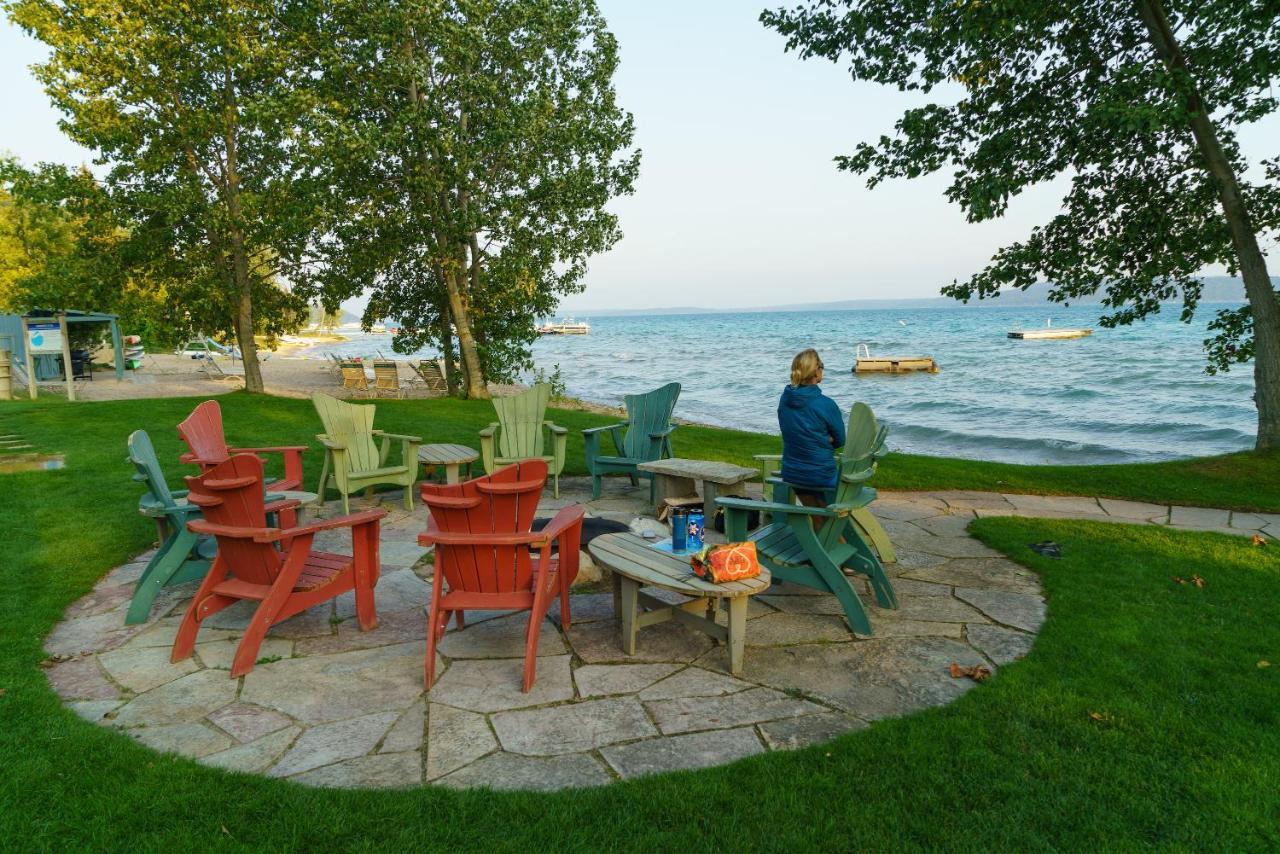 Chimney Corners Resort Frankfort Exteriör bild
